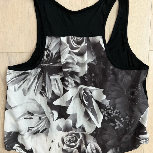 American Eagle Black & Patterned Crop Top - Picture 2 of 3